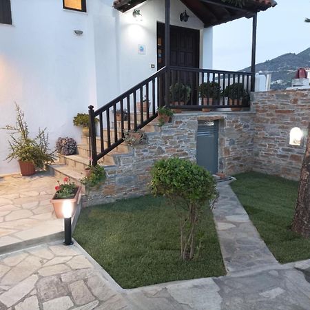 Nikolaos Studios Apartments Skopelos stad Exteriör bild