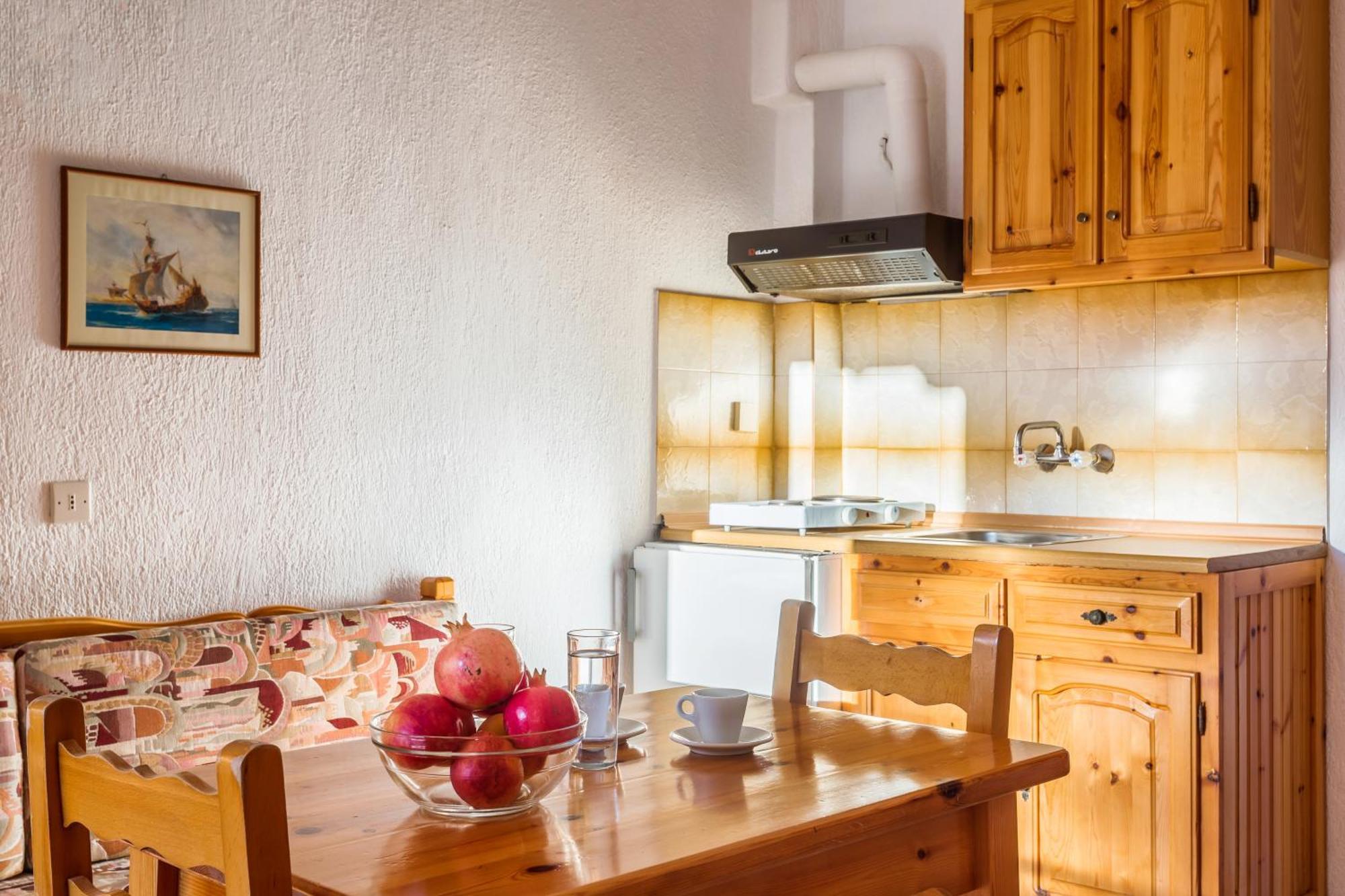 Nikolaos Studios Apartments Skopelos stad Exteriör bild