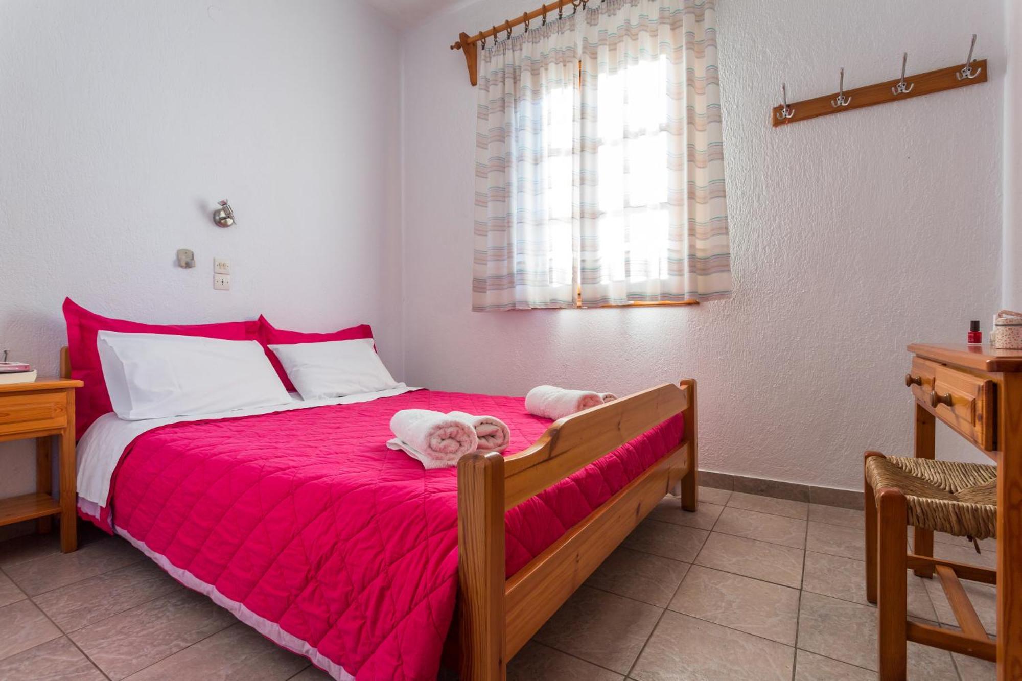 Nikolaos Studios Apartments Skopelos stad Exteriör bild