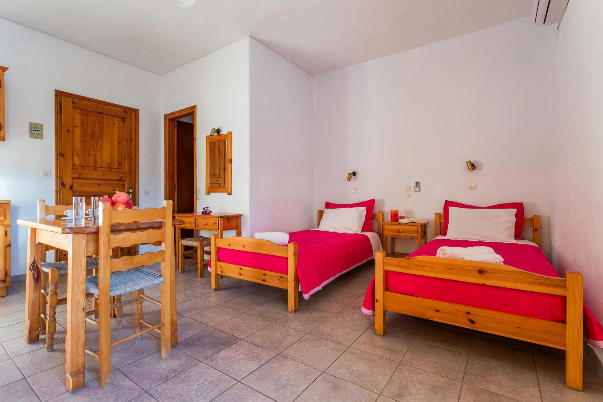 Nikolaos Studios Apartments Skopelos stad Exteriör bild