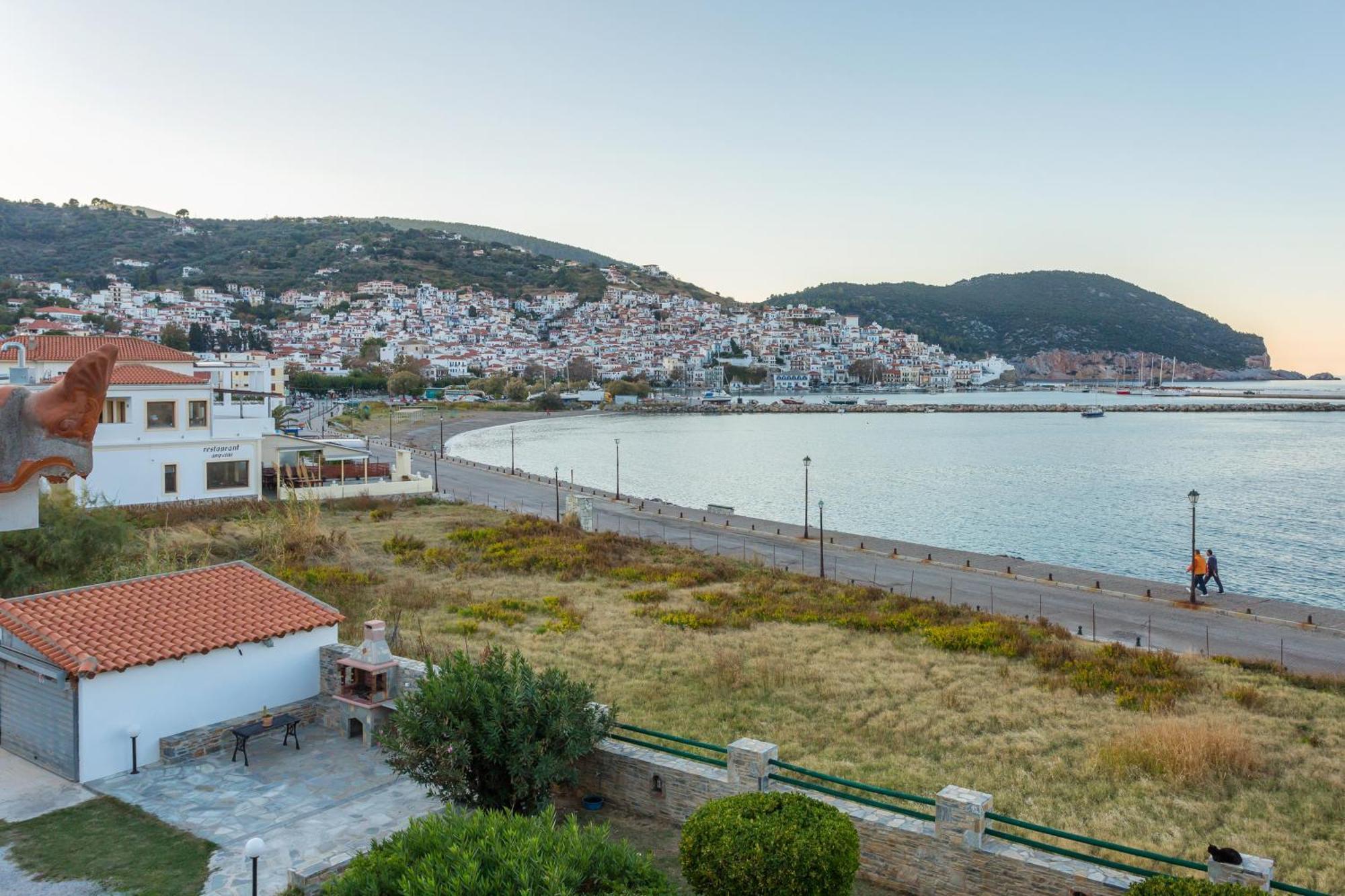 Nikolaos Studios Apartments Skopelos stad Exteriör bild