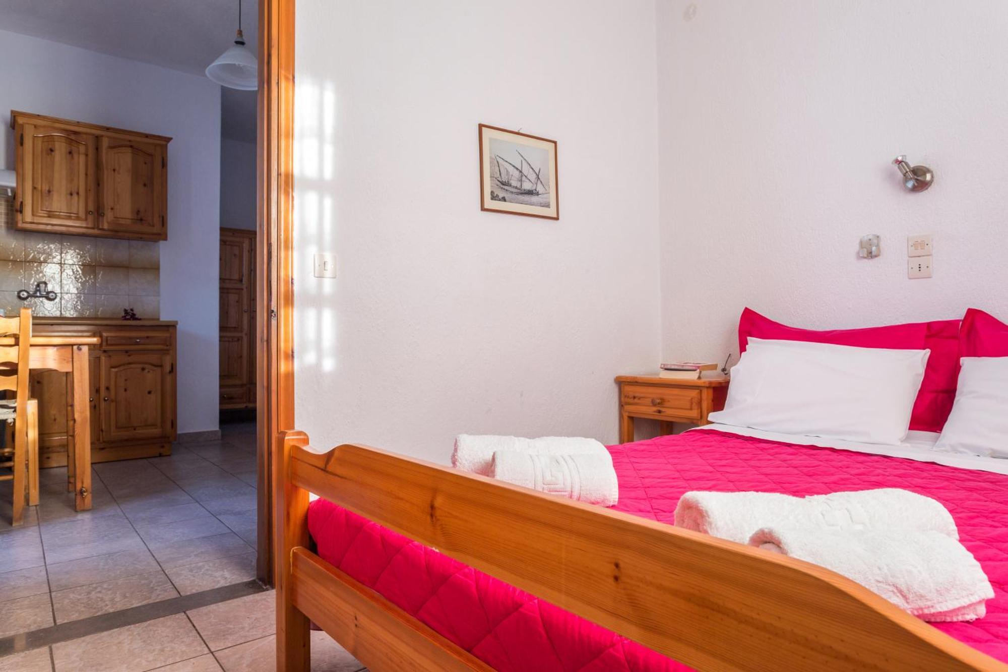 Nikolaos Studios Apartments Skopelos stad Exteriör bild