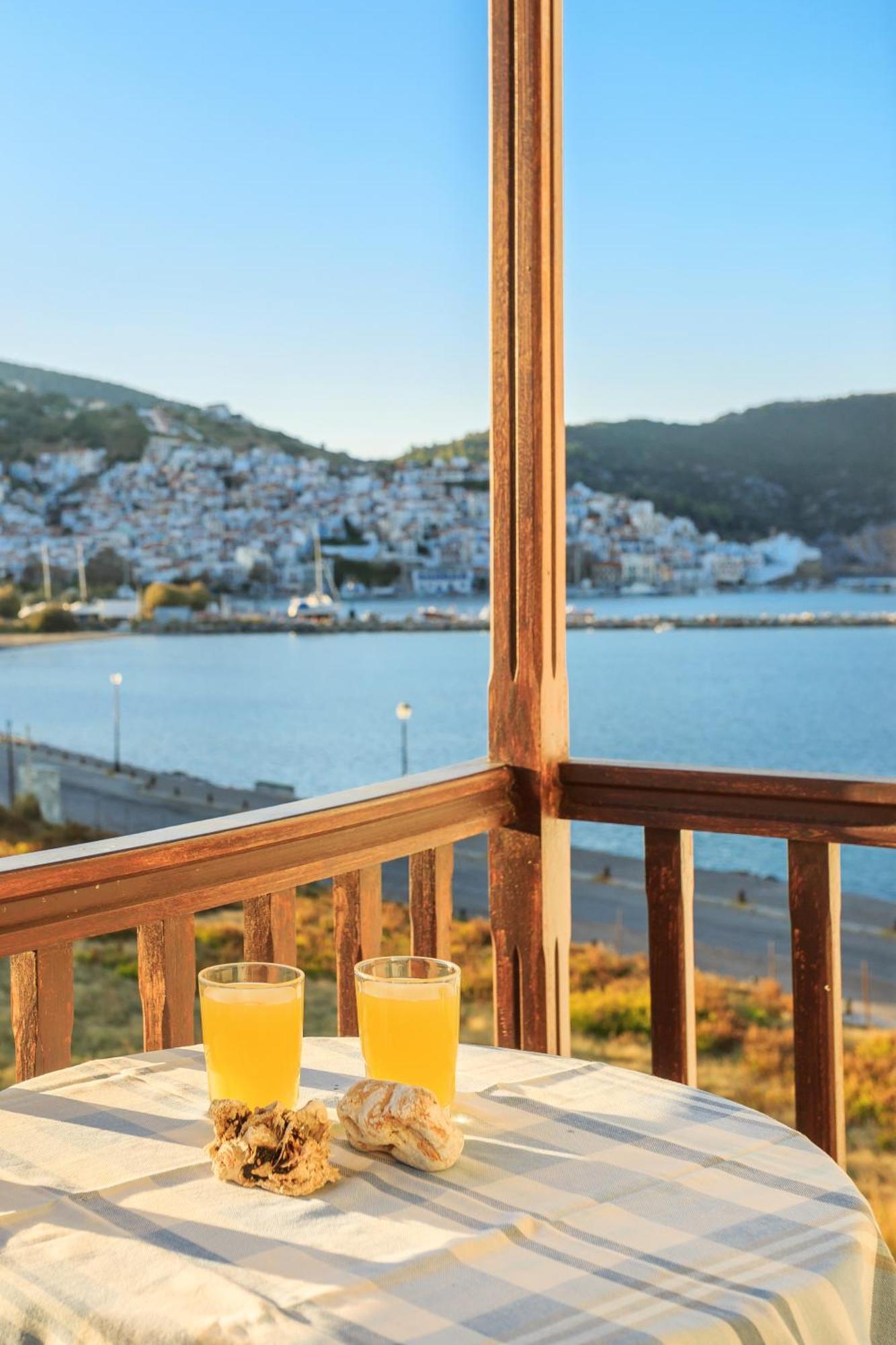 Nikolaos Studios Apartments Skopelos stad Exteriör bild