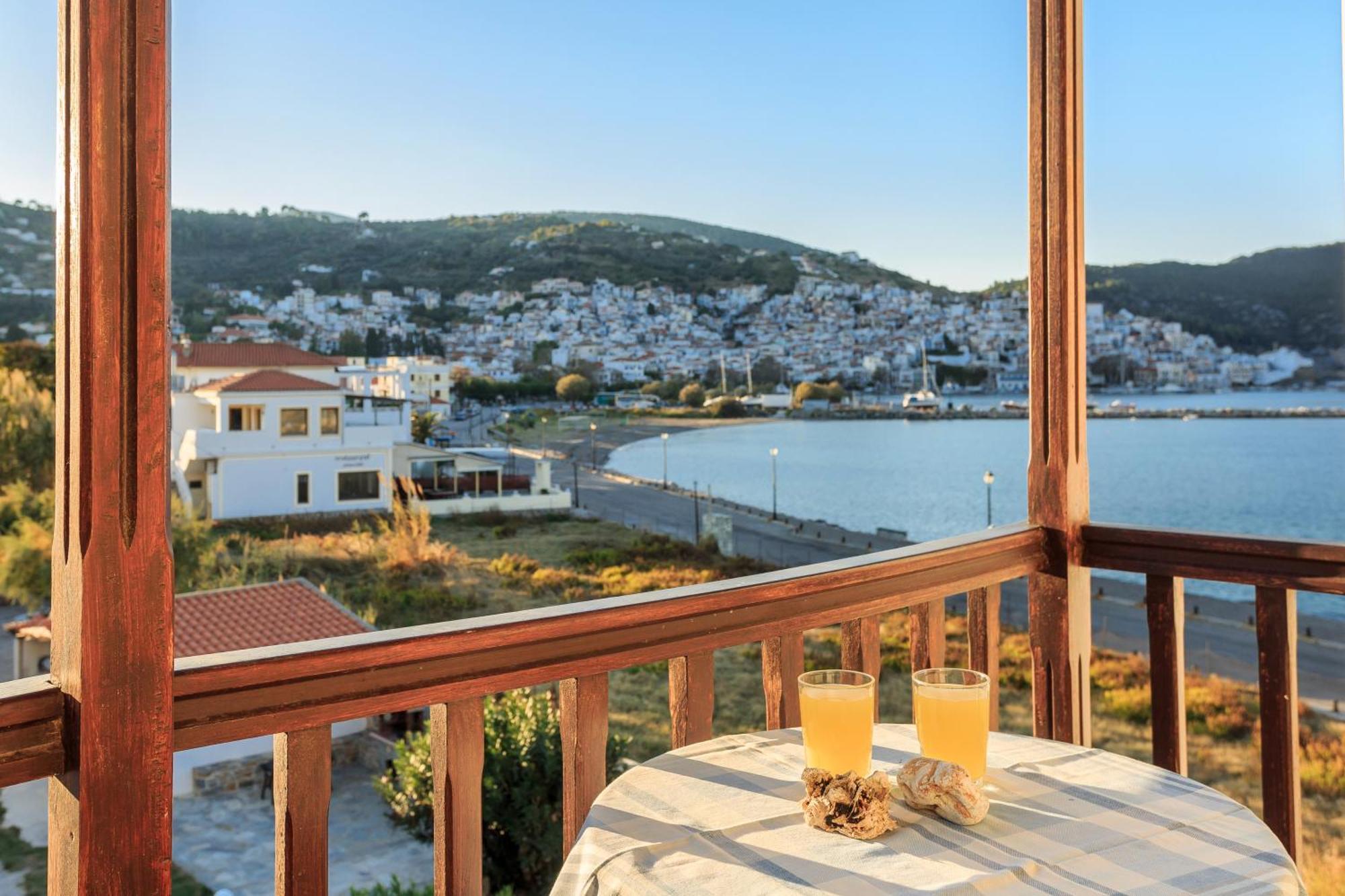 Nikolaos Studios Apartments Skopelos stad Exteriör bild