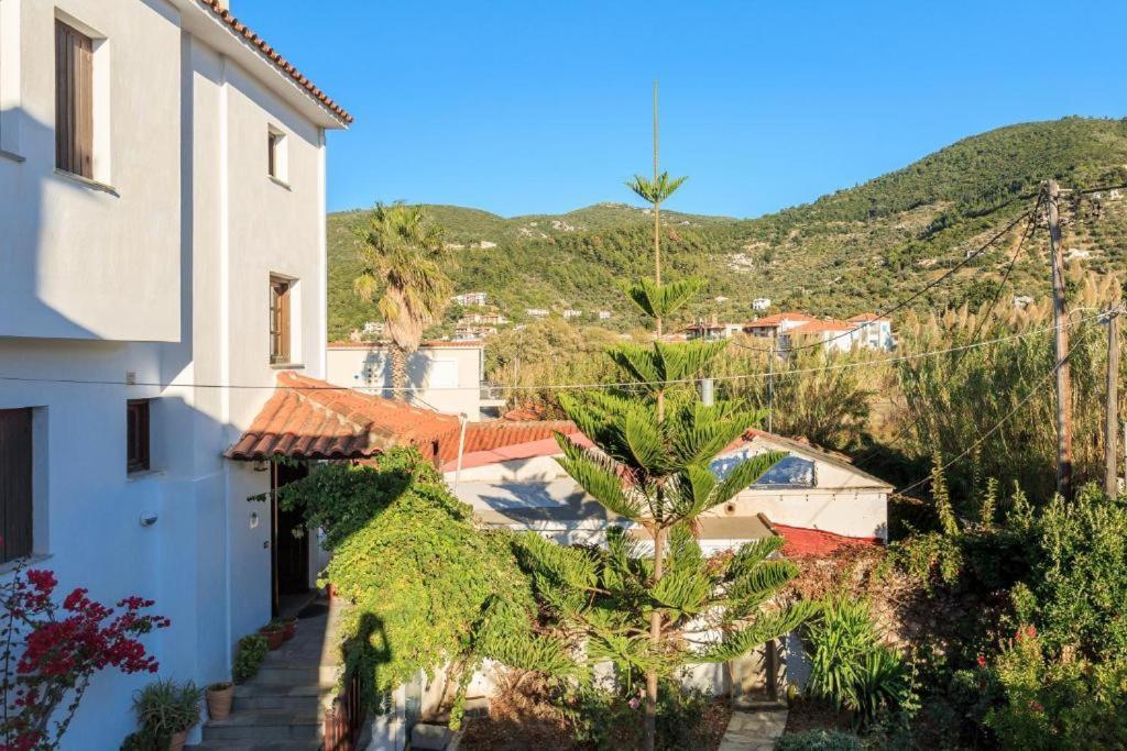 Nikolaos Studios Apartments Skopelos stad Exteriör bild