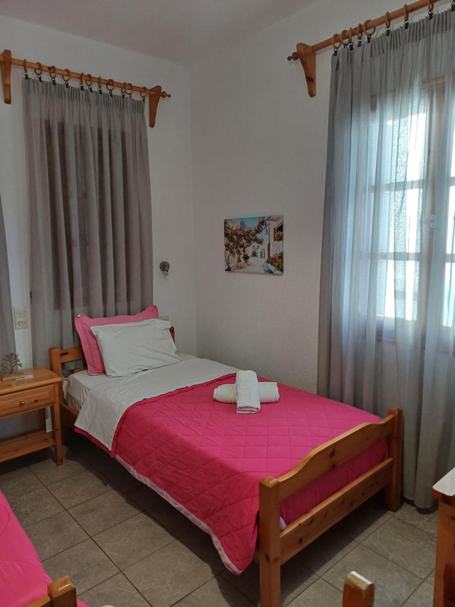 Nikolaos Studios Apartments Skopelos stad Exteriör bild