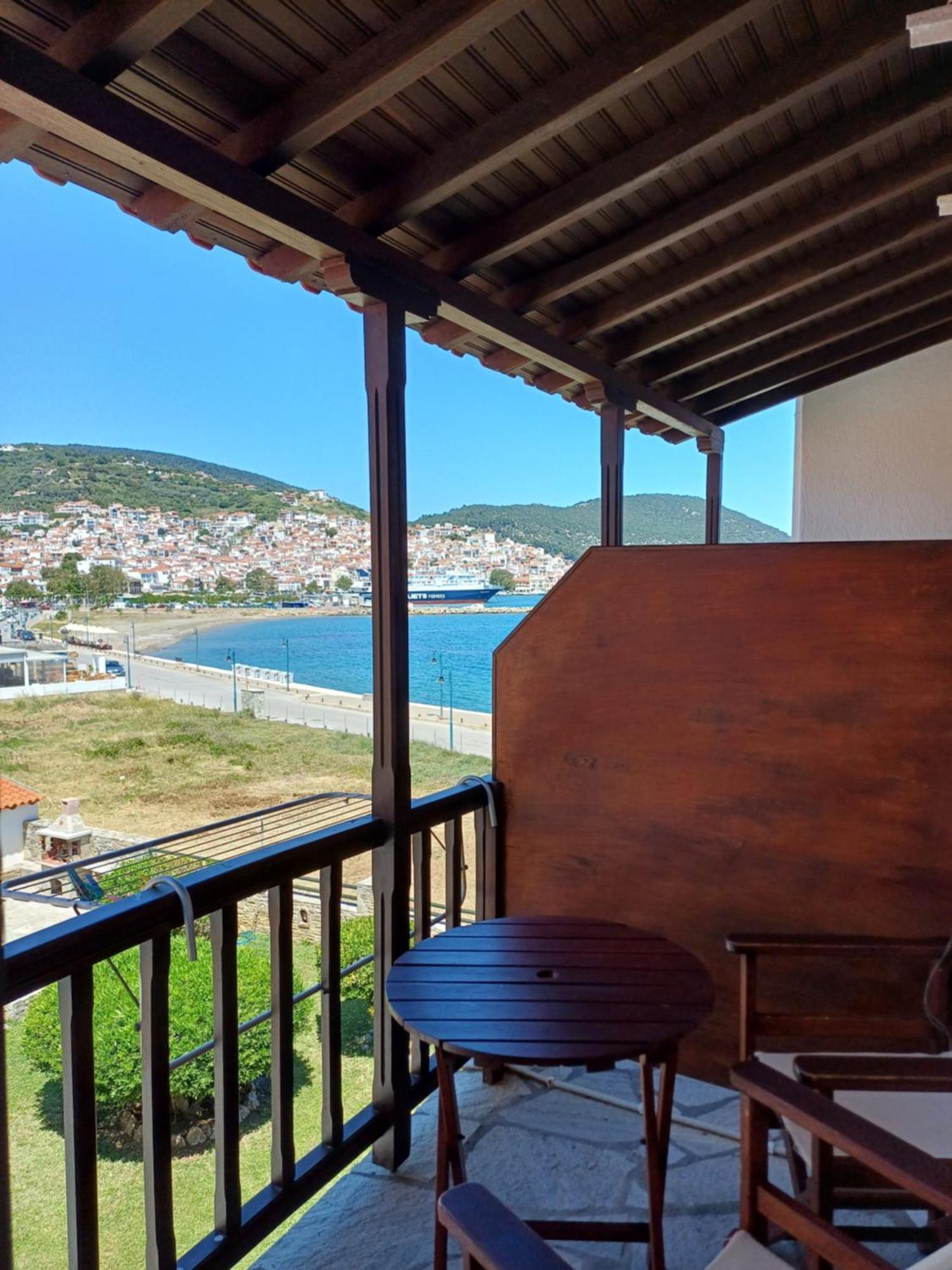 Nikolaos Studios Apartments Skopelos stad Exteriör bild