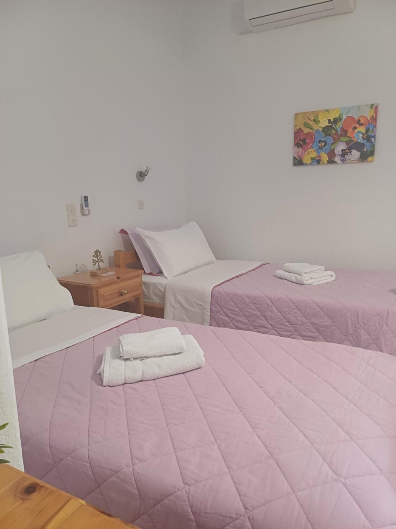 Nikolaos Studios Apartments Skopelos stad Exteriör bild