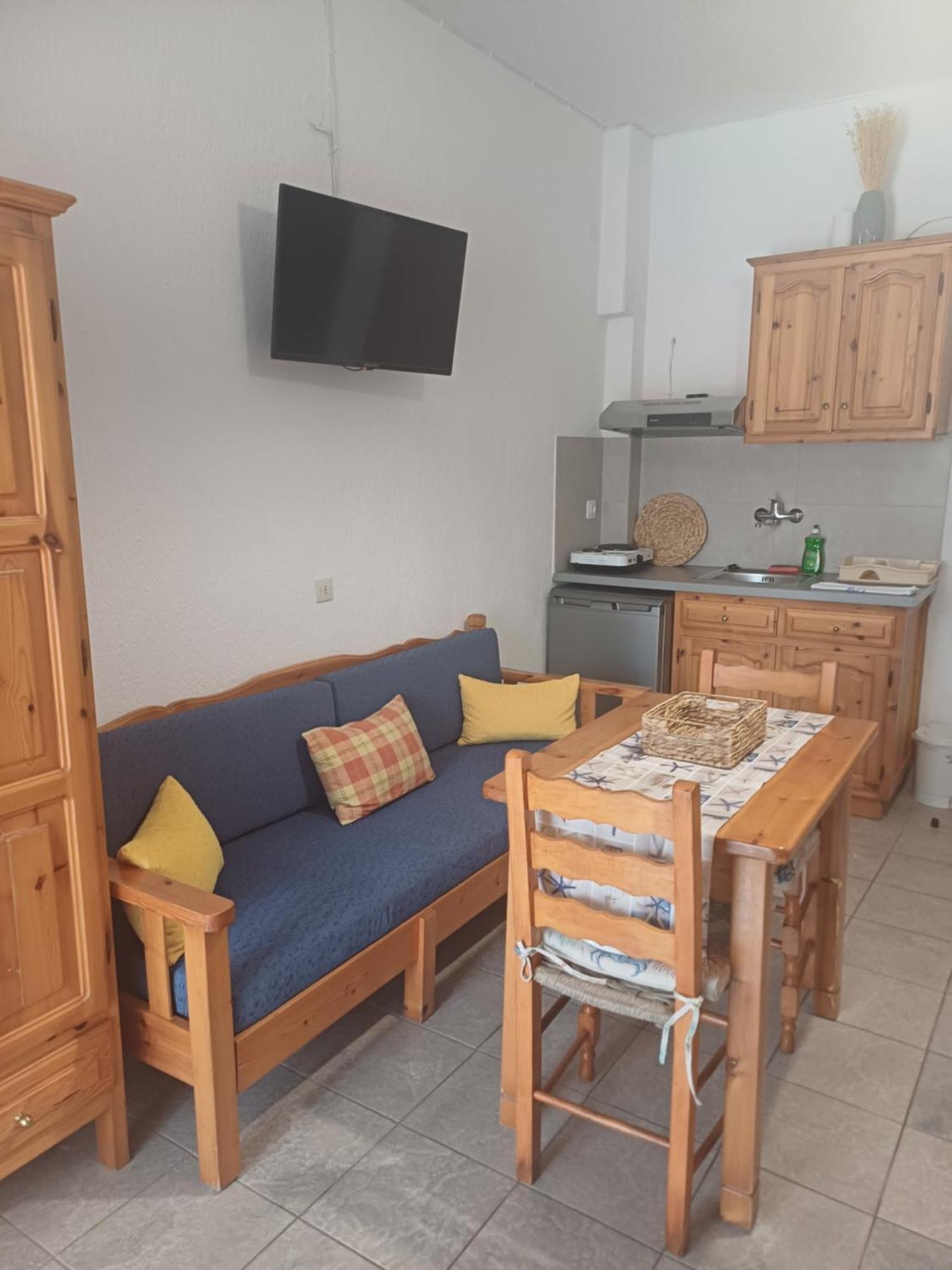 Nikolaos Studios Apartments Skopelos stad Exteriör bild